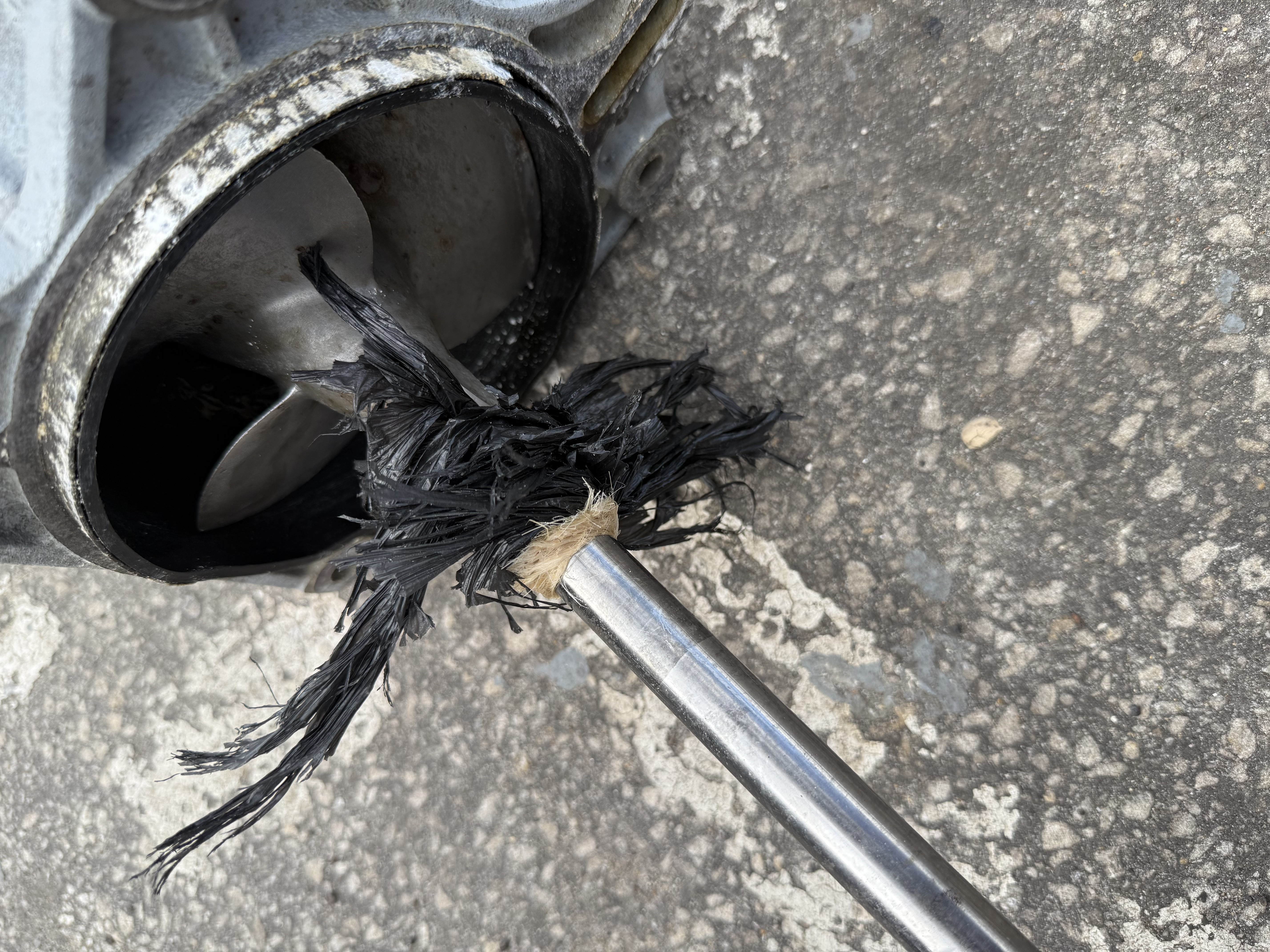 Rope cut away from a jammed jet pump impeller